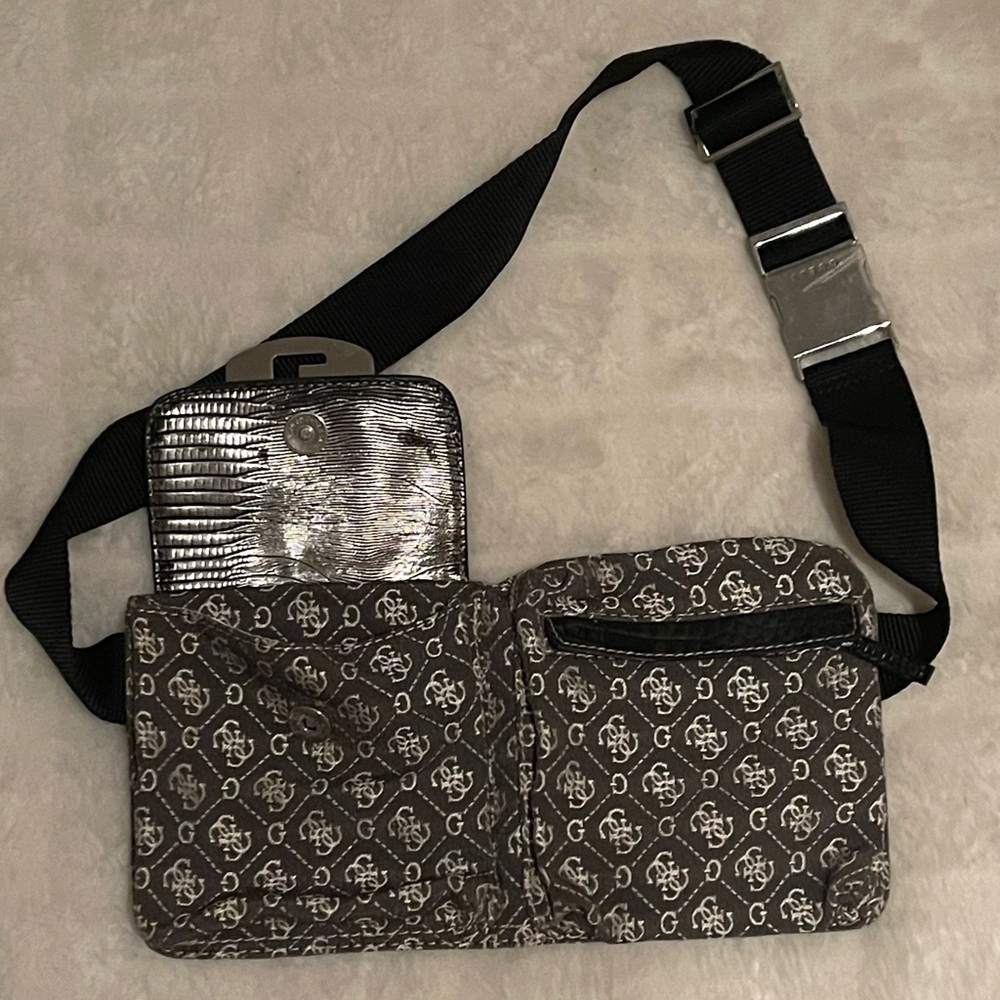 💫Guess💫 Y2K crossbody bag - Picture 4 of 7